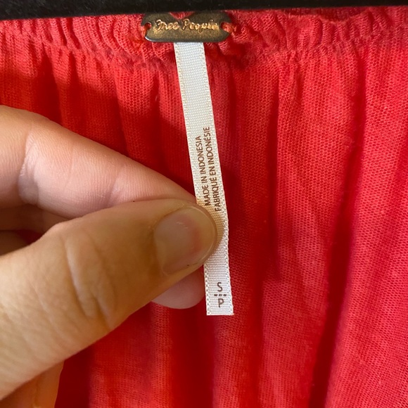 Free People Top Loose Fit Charlie Ruffle Button Down Flowy Size Small NWT - Picture 4 of 11